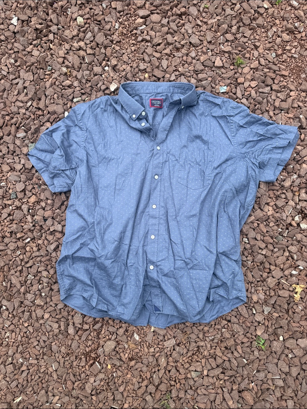 UNTUCKit Men's Short-Sleeve Button-Down Shirt in Light Blue Dots